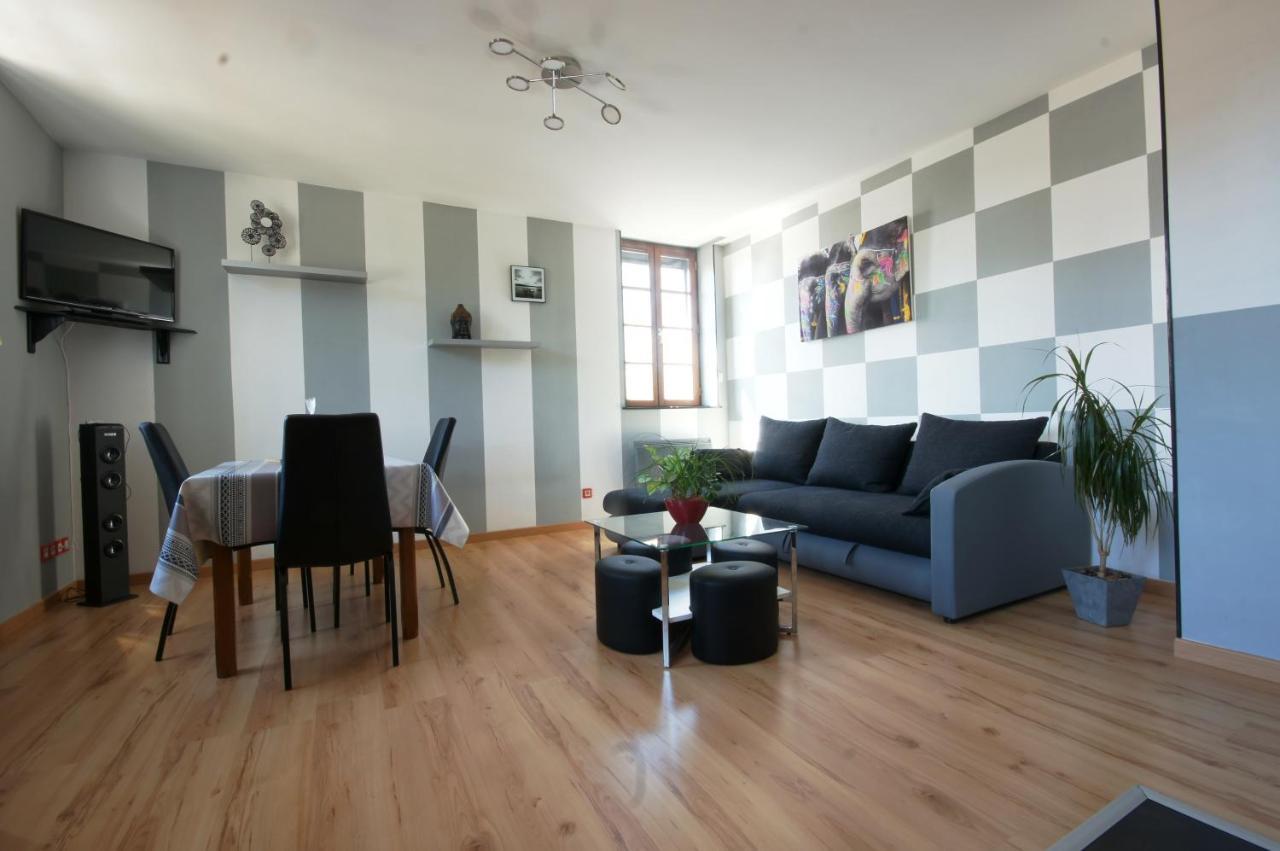 F2 Aux Pieds Des Thermes 3 Etoiles Luxeuil-les-Bains Zewnętrze zdjęcie